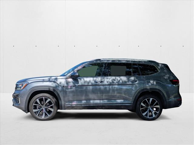 2024 Volkswagen Atlas SEL Premium R-Line photo 2