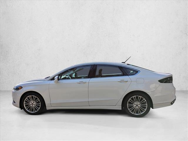 2014 Ford Fusion SE photo 2