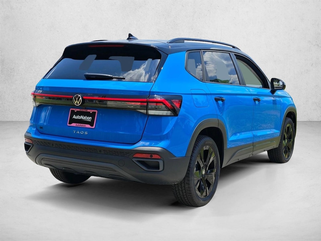 New 2026 Volkswagen Taos SE Black Sport Utility