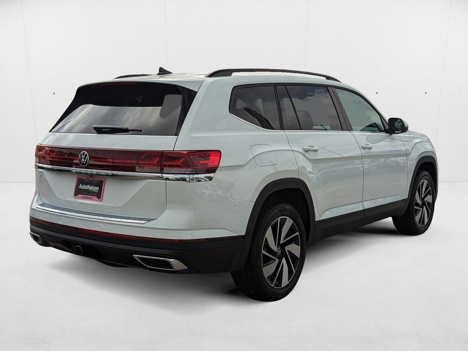 2025 Volkswagen Atlas SE Technology photo 2