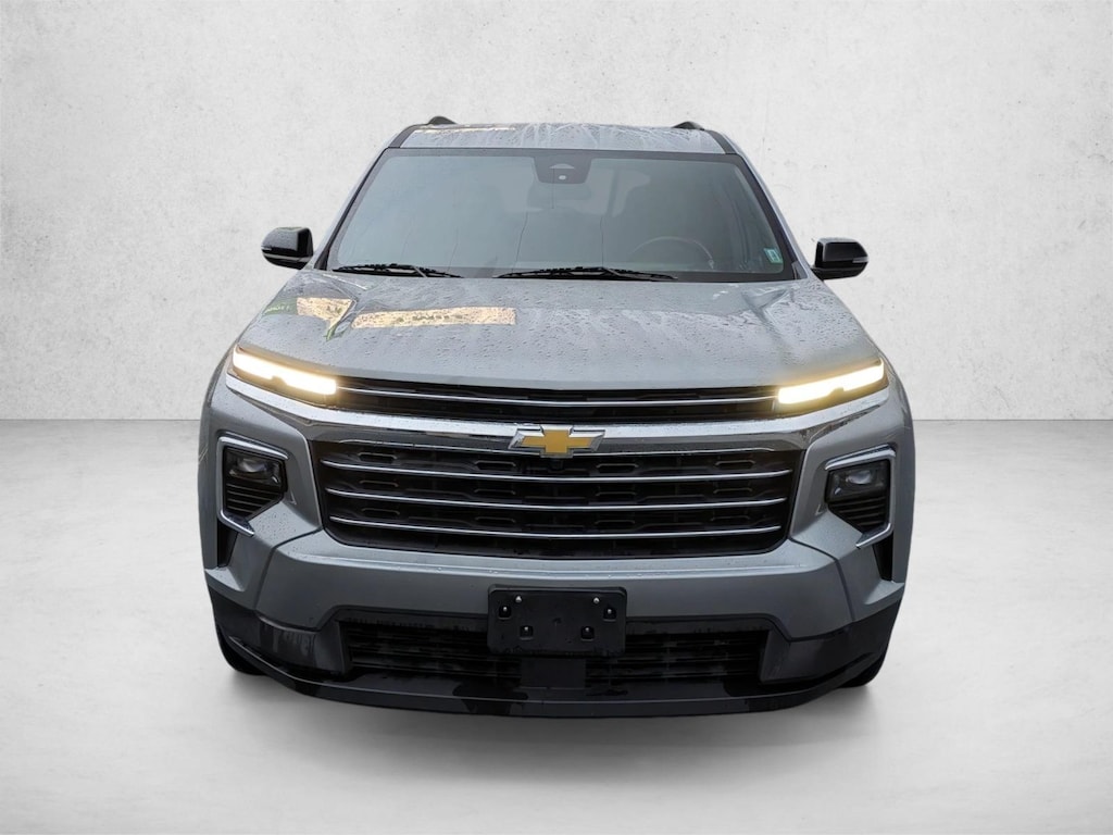 Used 2025 Chevrolet Traverse FWD LT Sport Utility