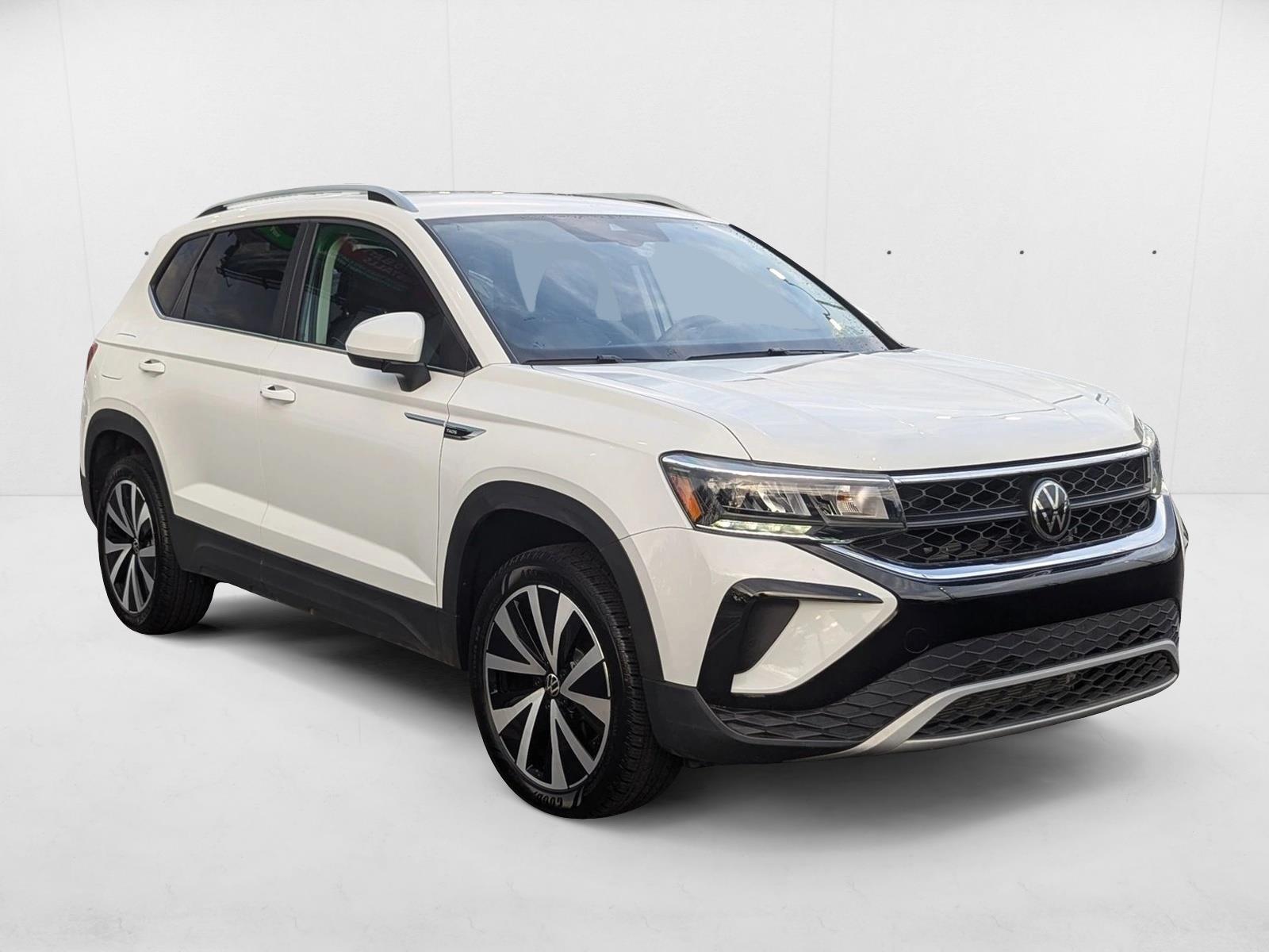 2024 Volkswagen Taos SE photo 3