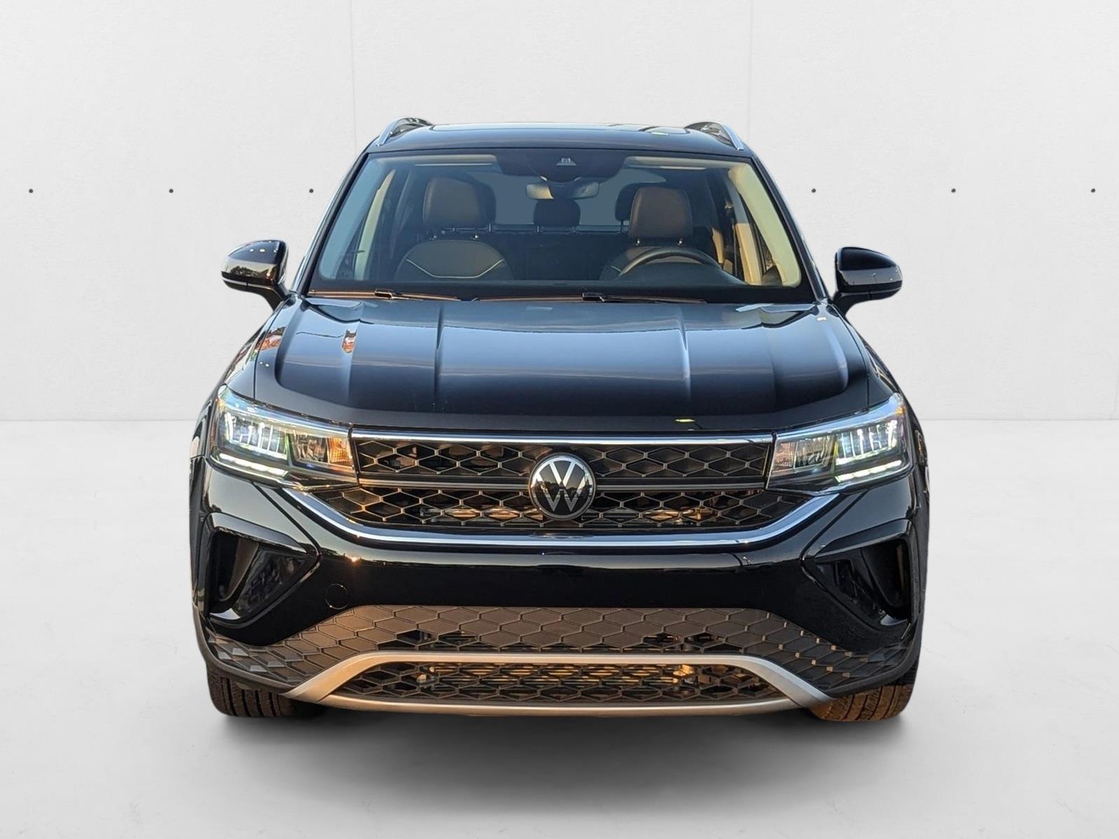 2024 Volkswagen Taos SE photo 2