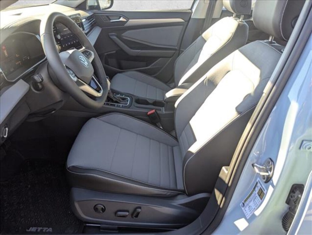New 2026 Volkswagen Jetta SE 4dr Car