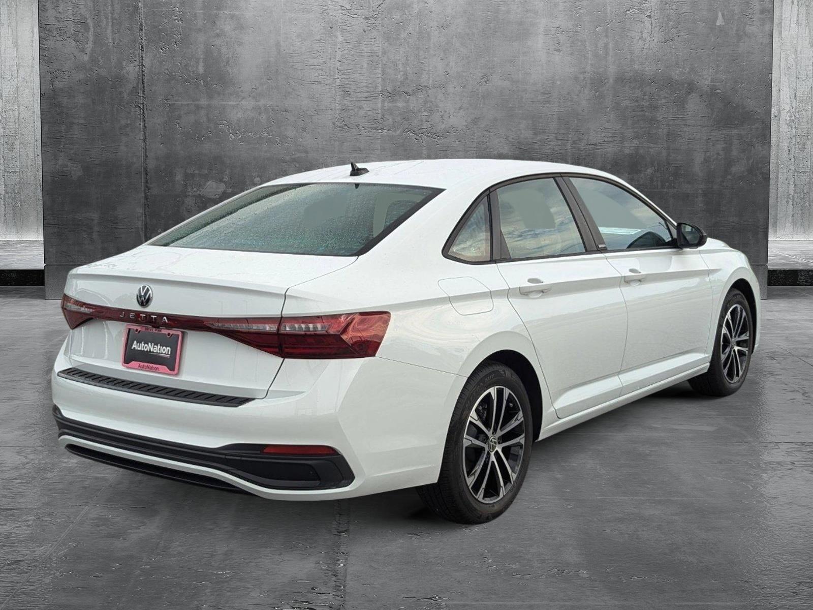 2025 Volkswagen Jetta Sport photo 2