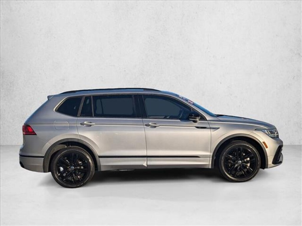 Used 2022 Volkswagen Tiguan SE R-Line Black Sport Utility