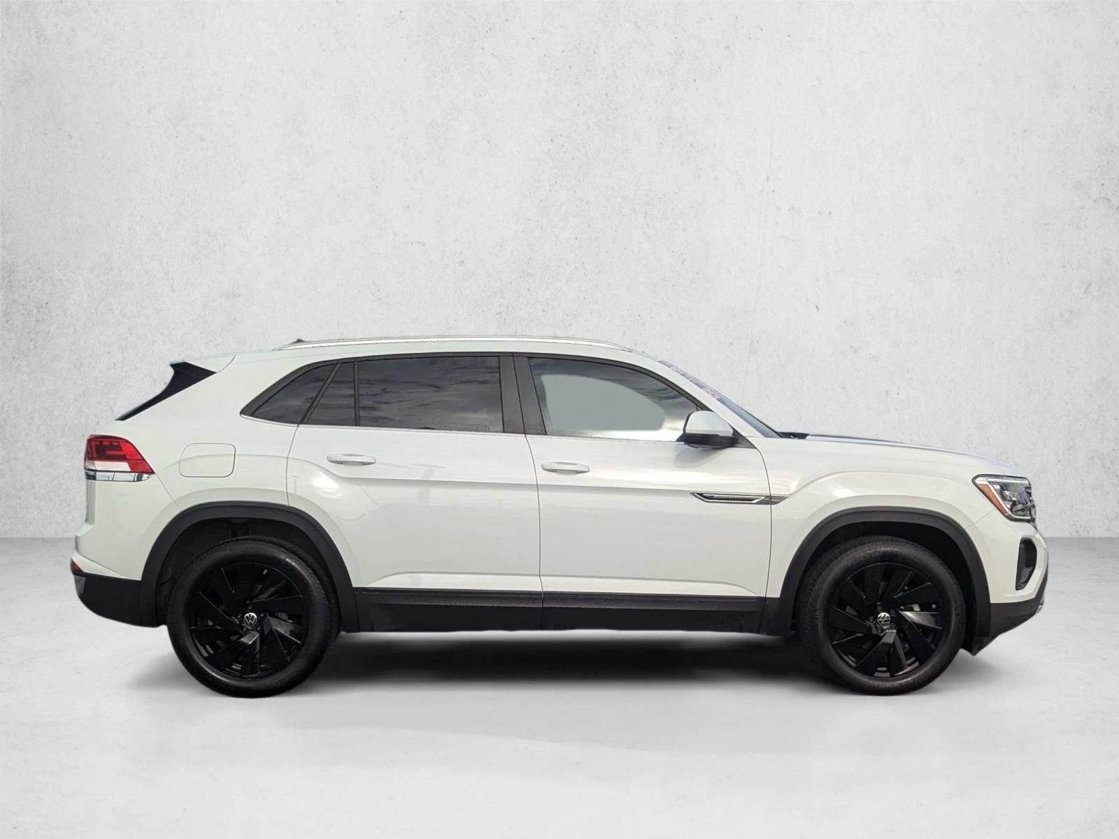 2025 Volkswagen Atlas Cross Sport SE Technology photo 4