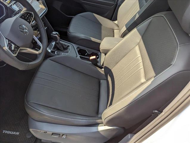 2024 Volkswagen Tiguan SE R-Line Black Sport photo 4