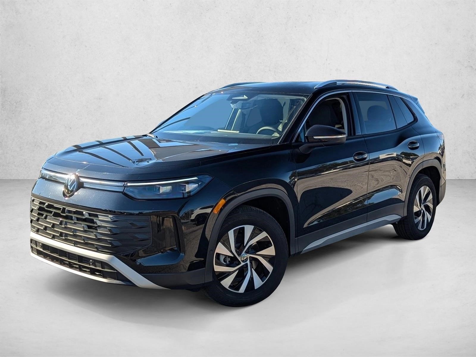 2026 Volkswagen Tiguan S's photo