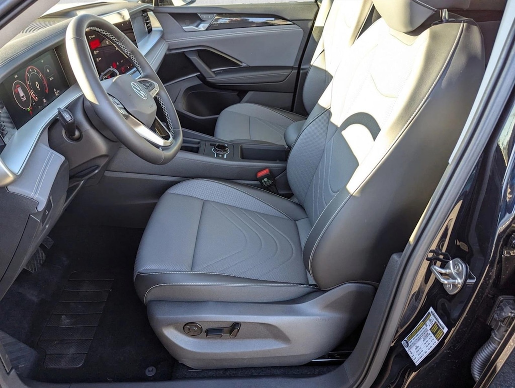 New 2026 Volkswagen Tiguan SE Sport Utility