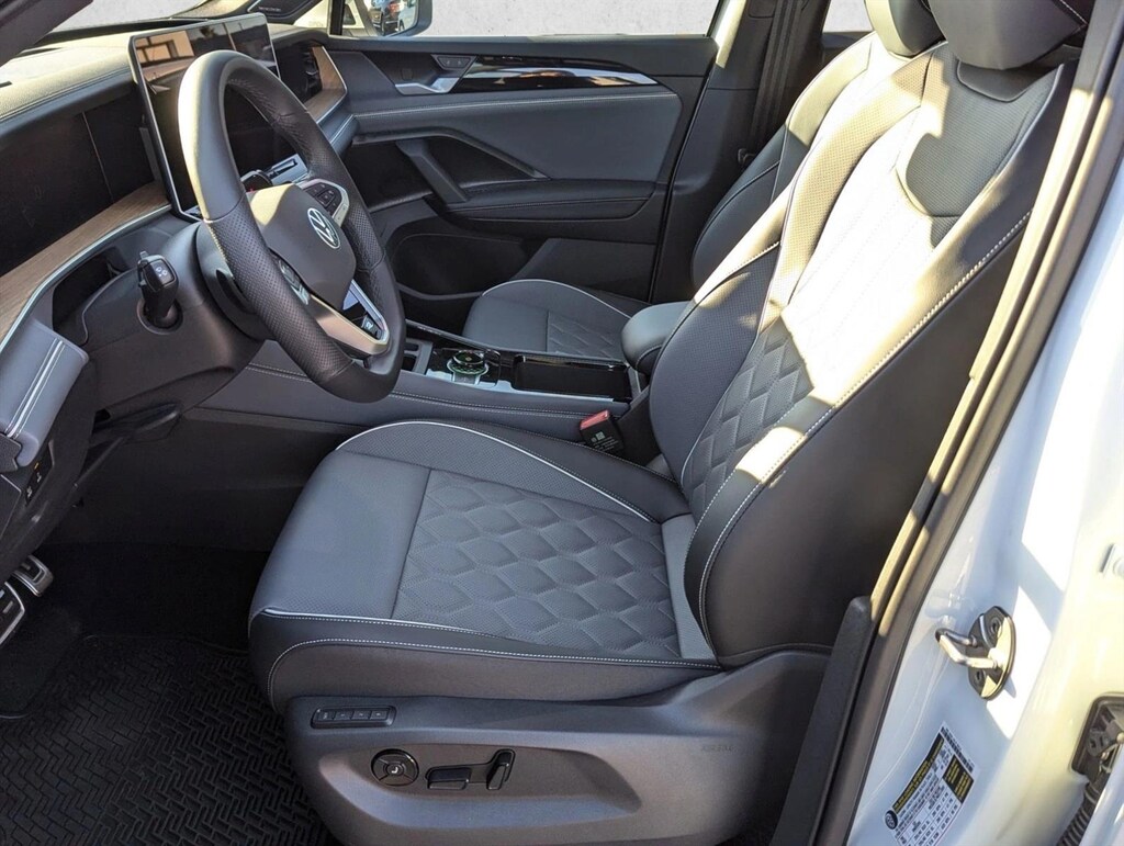 New 2026 Volkswagen Tiguan SEL R-Line Turbo Sport Utility