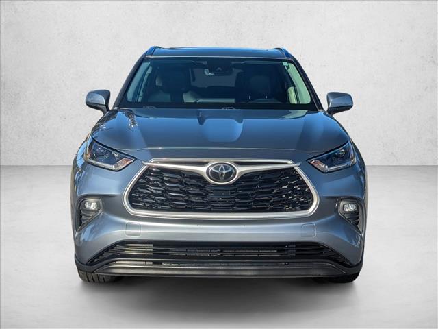 2021 Toyota Highlander XLE Sport photo 2