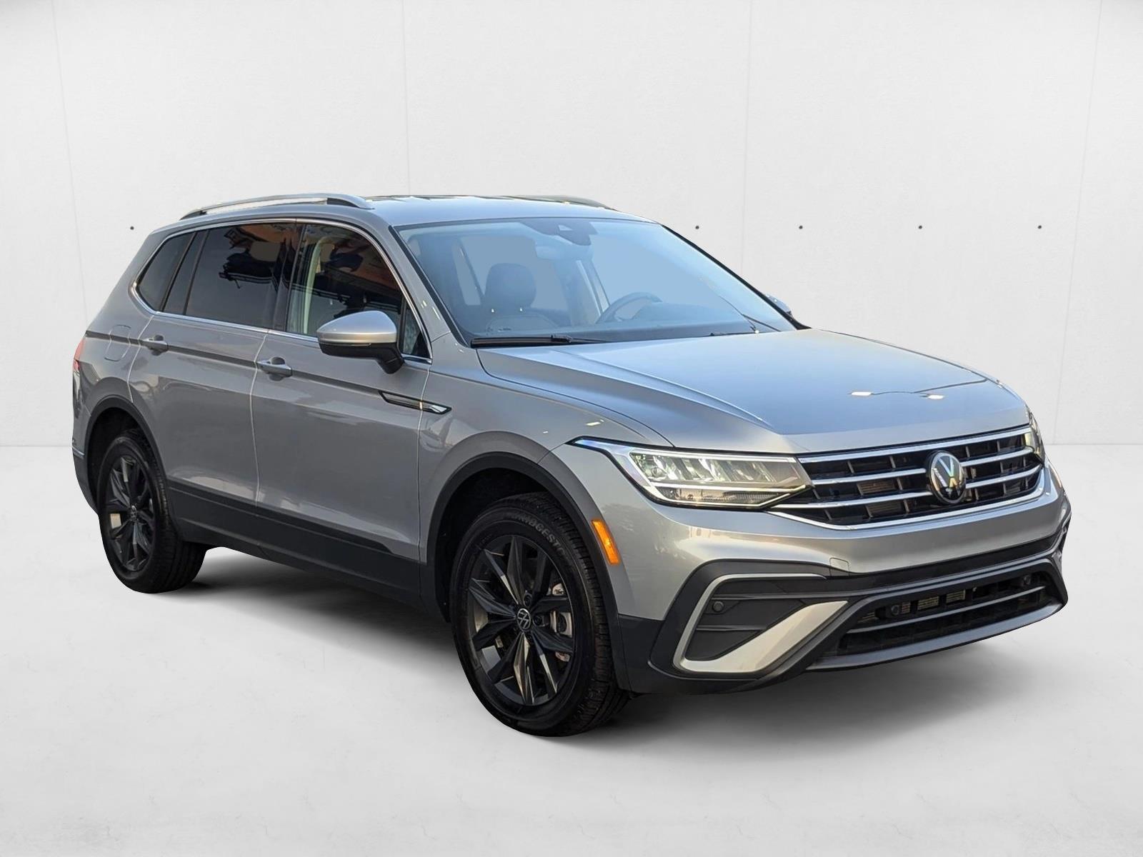 2024 Volkswagen Tiguan SE Sport photo 3