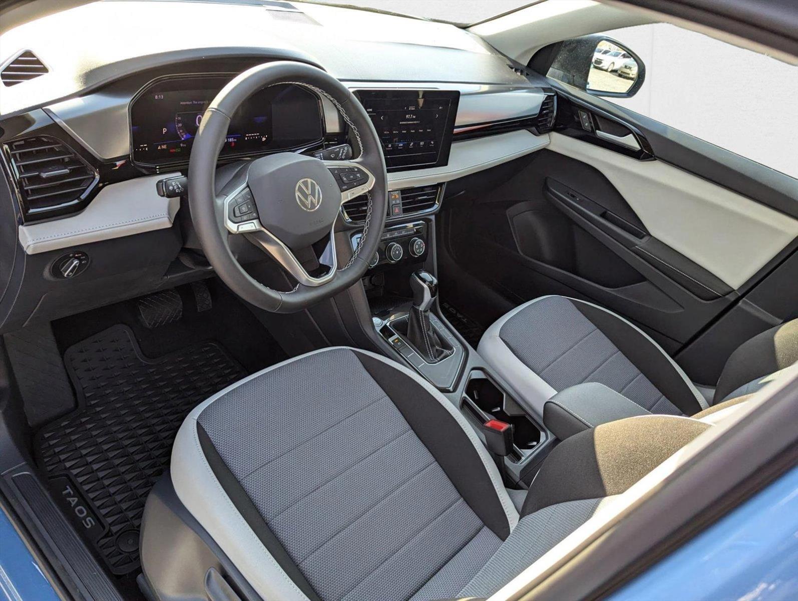 2025 Volkswagen Taos S photo 3