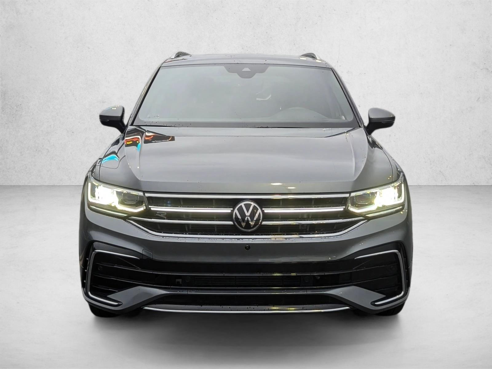 2023 Volkswagen Tiguan SEL R-Line Black photo 2
