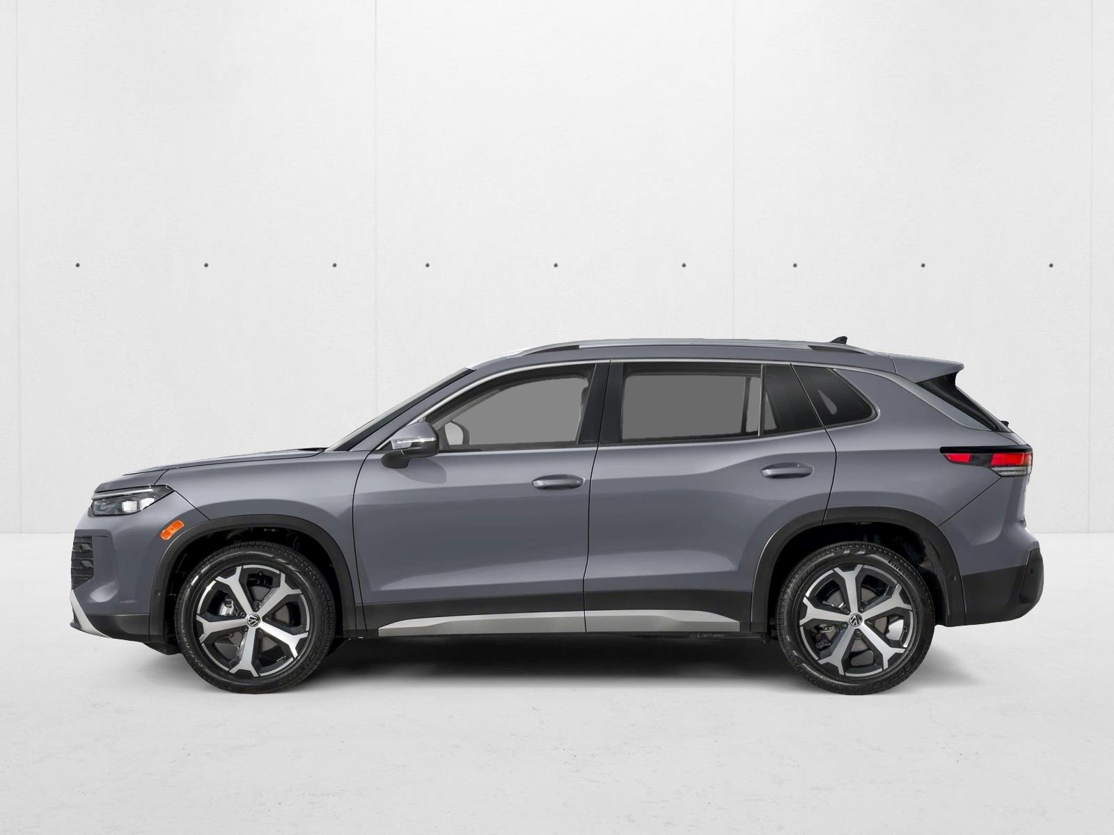 2026 Volkswagen Tiguan SE photo 3