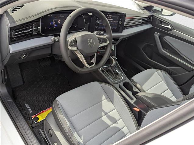 2025 Volkswagen Jetta SE photo 3