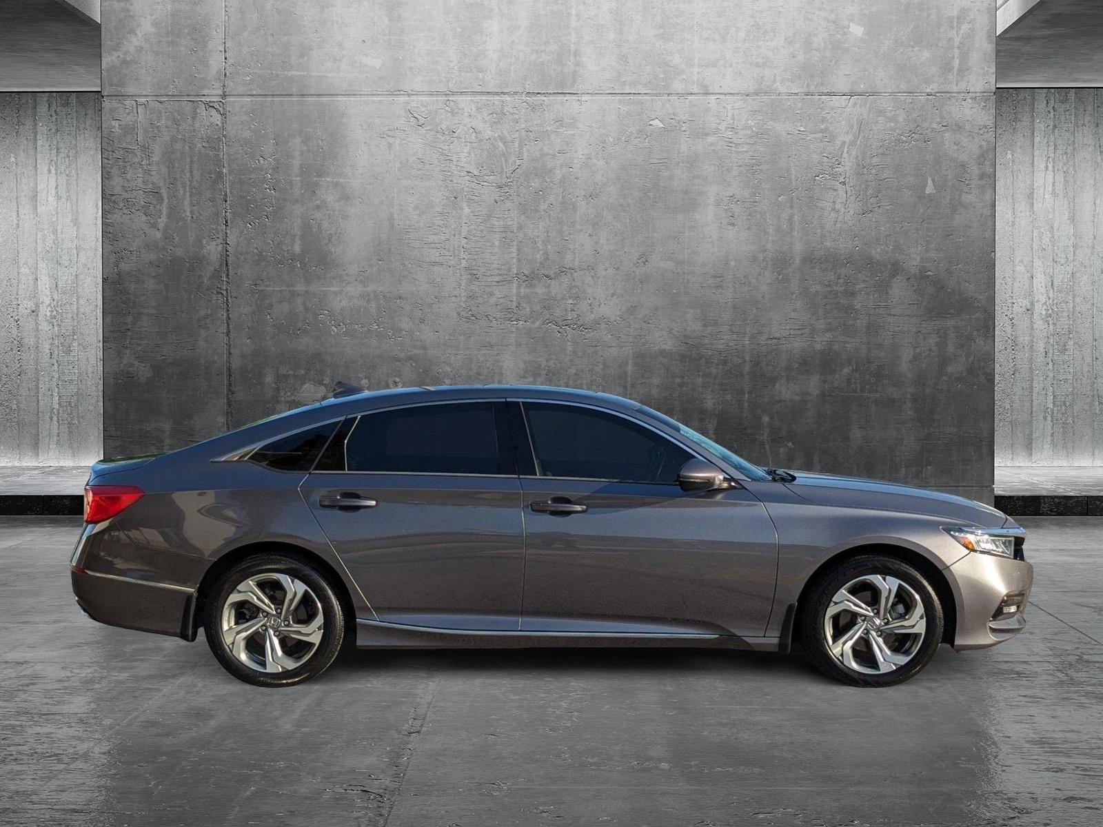 2019 Honda Accord EX-L 1.5T photo 4