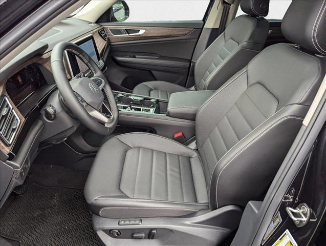 2024 Volkswagen Atlas SEL photo 4