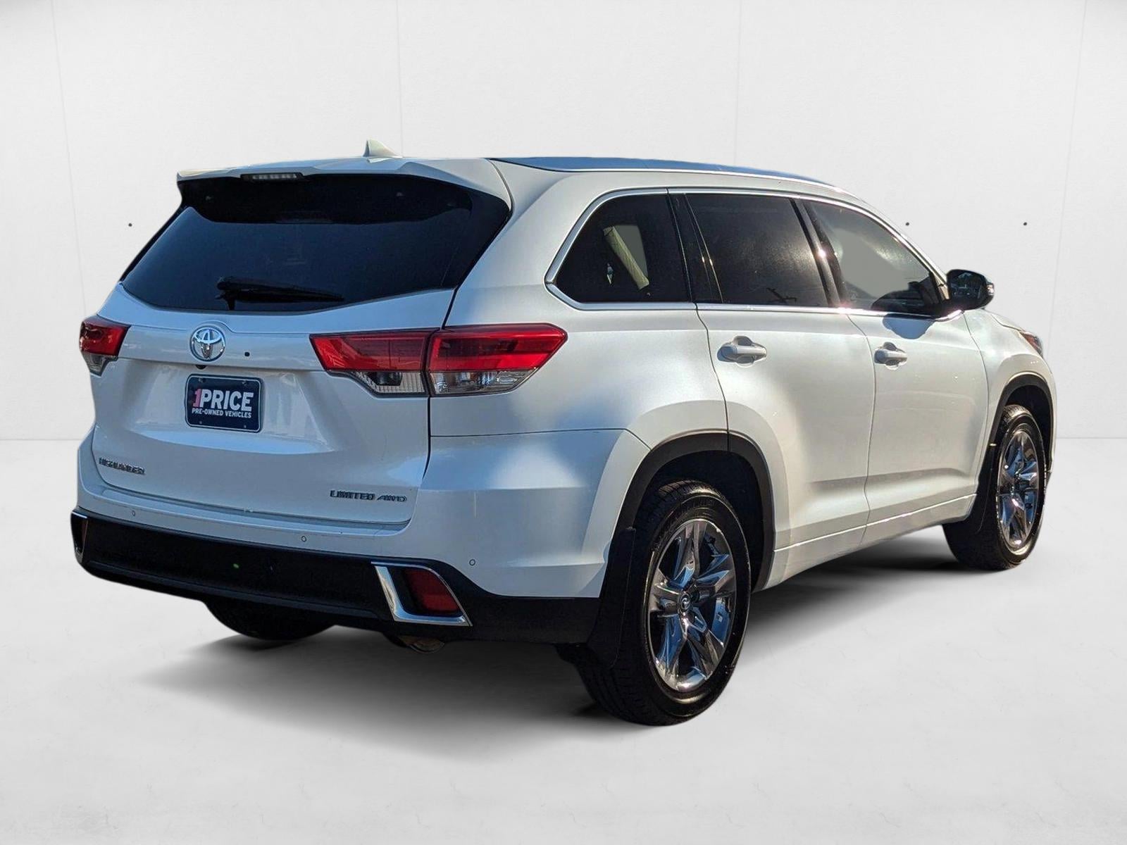 Image of Used 2019 Toyota Highlander Limited Platinum