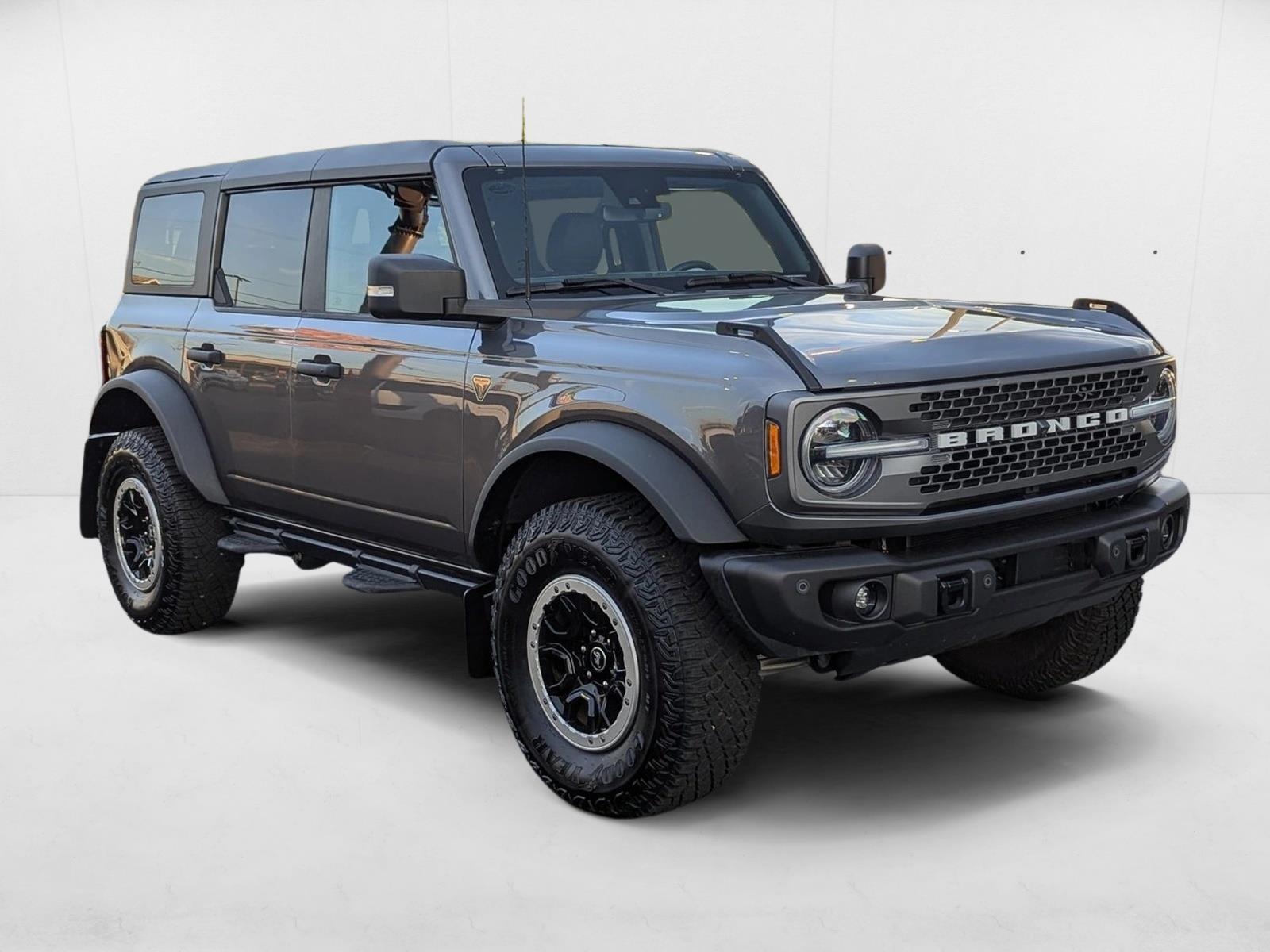 2022 Ford Bronco Badlands photo 3