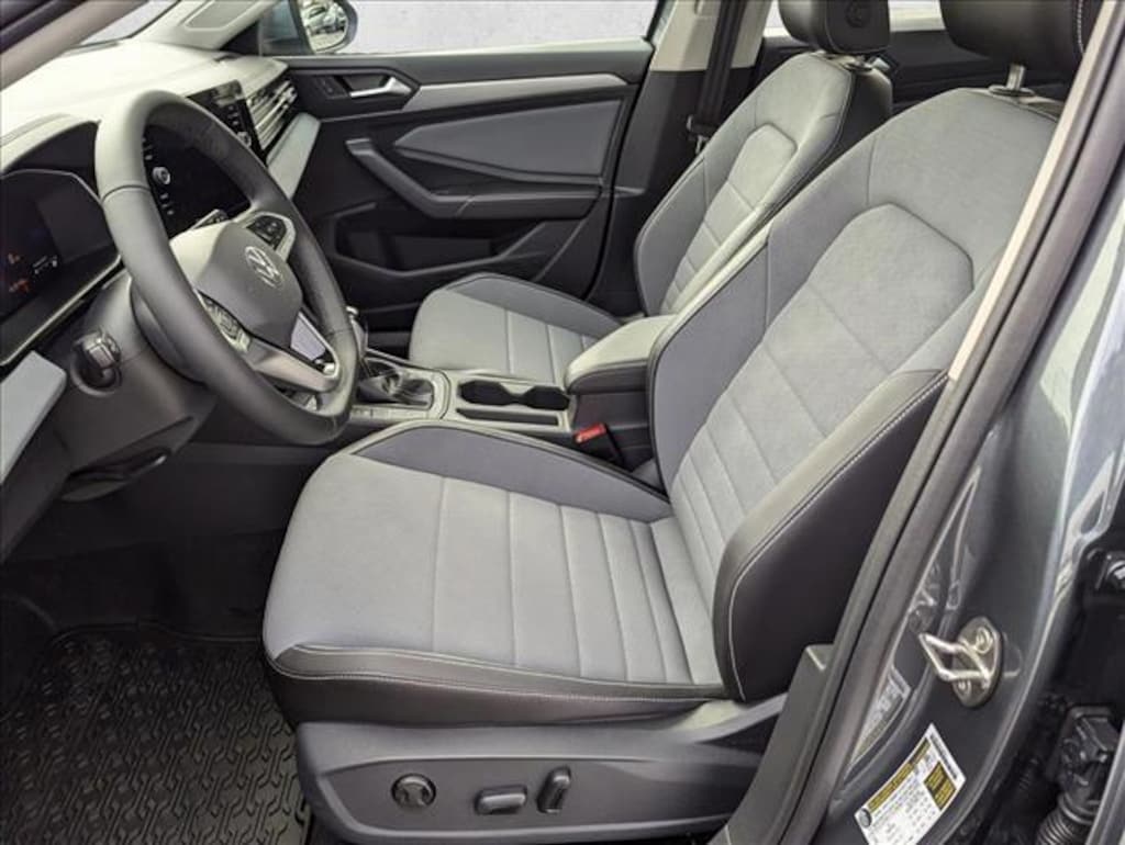 New 2026 Volkswagen Jetta SE 4dr Car