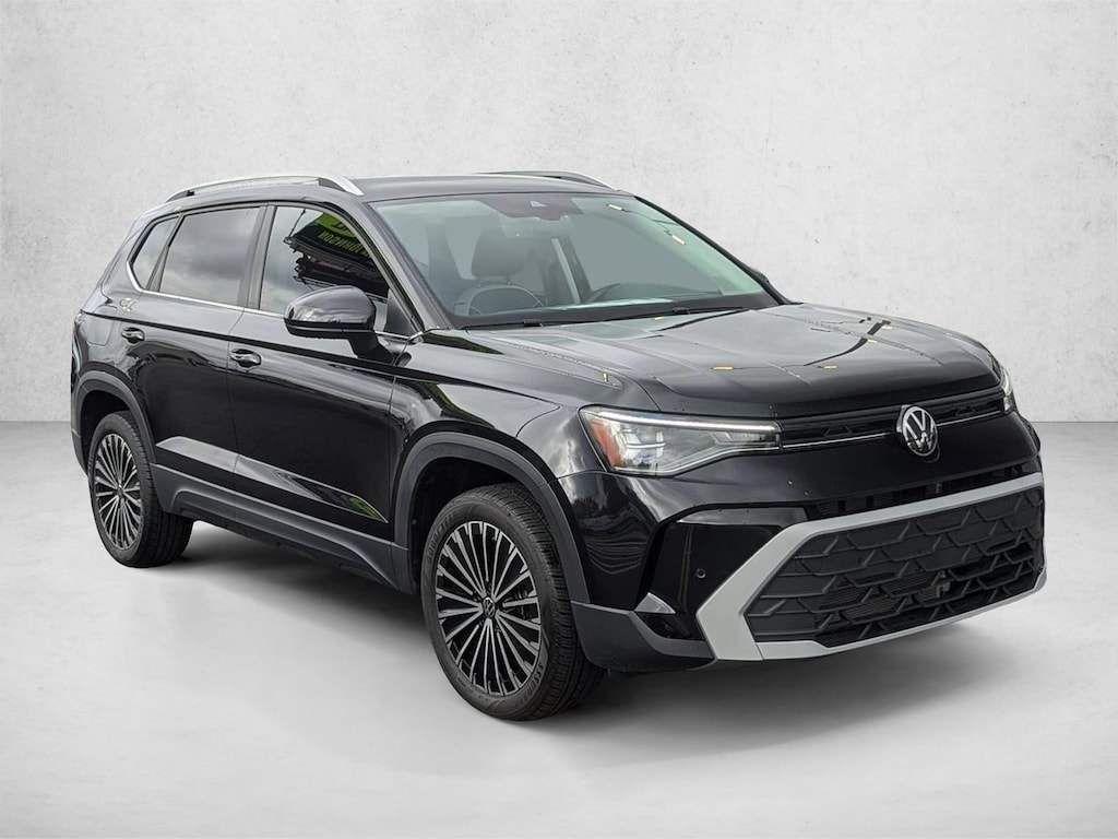 Used 2025 Volkswagen Taos SE Sport Utility