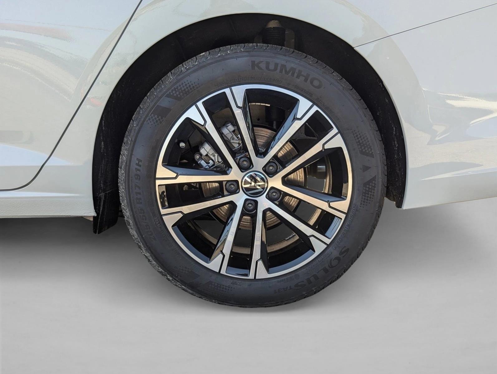 2026 Volkswagen Jetta Sport - Photo 9