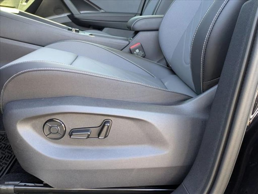 New 2026 Volkswagen Tiguan SE Sport Utility