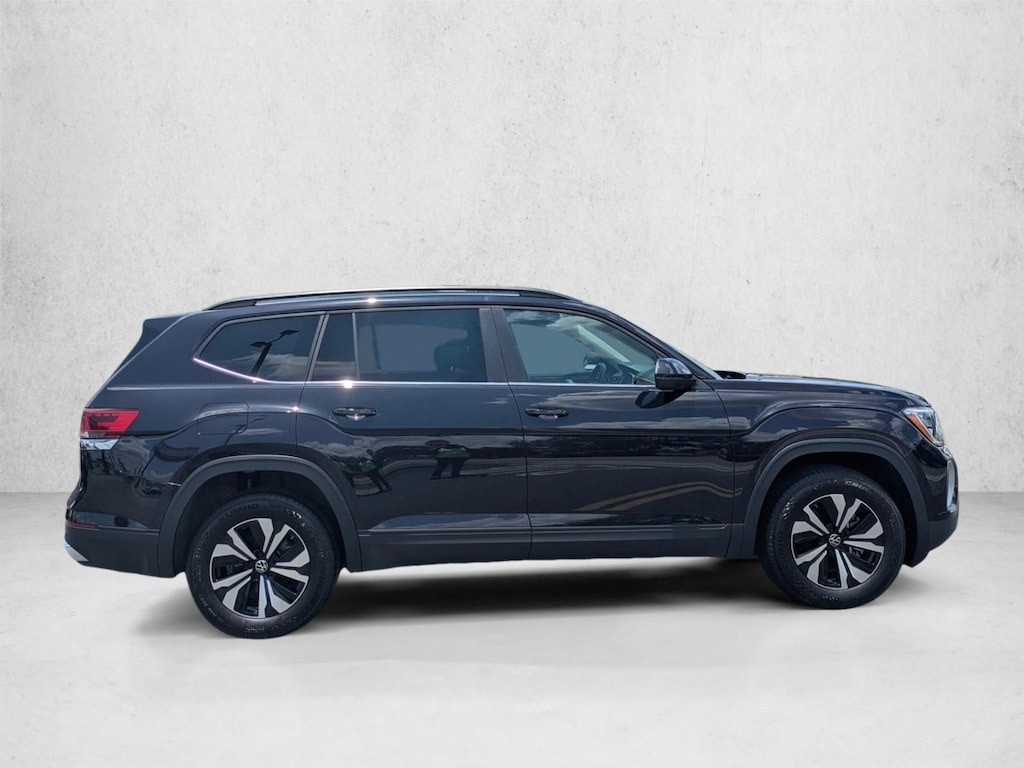 Used 2025 Volkswagen Atlas 2.0T SE Sport Utility