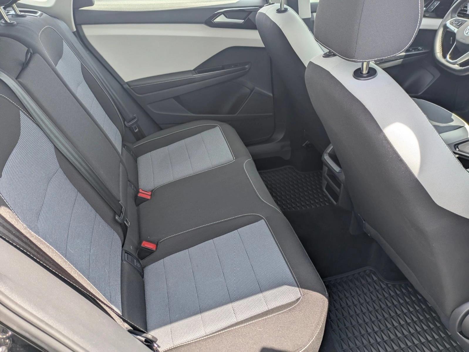 2025 Volkswagen Taos S - Photo 18