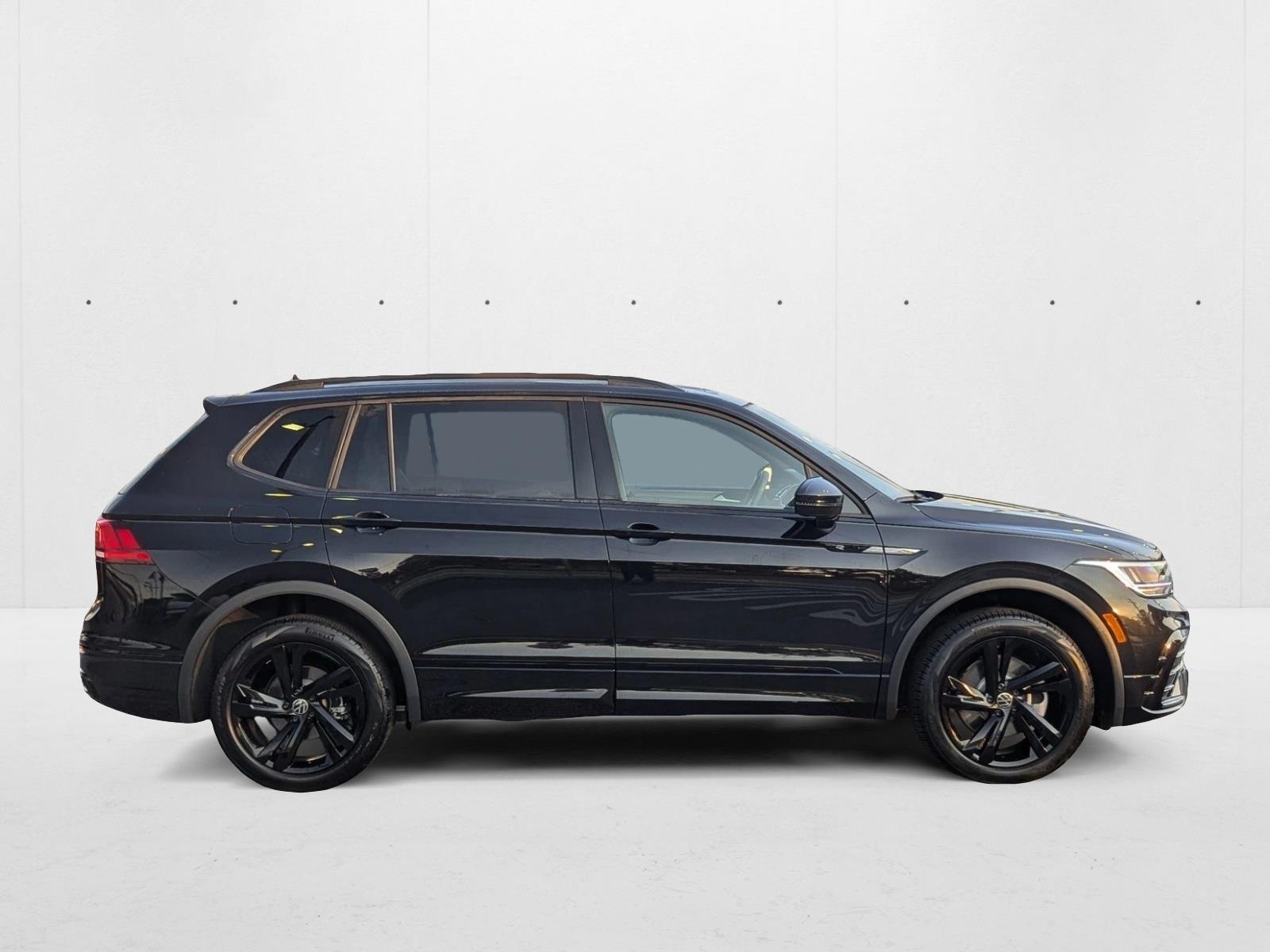 2024 Volkswagen Tiguan SE R-Line Black Sport photo 4