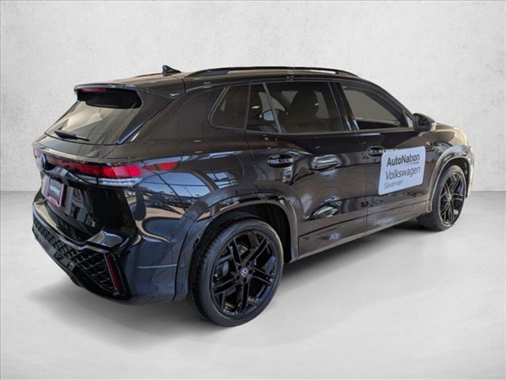 New 2026 Volkswagen Tiguan SE R-Line Black Sport Utility
