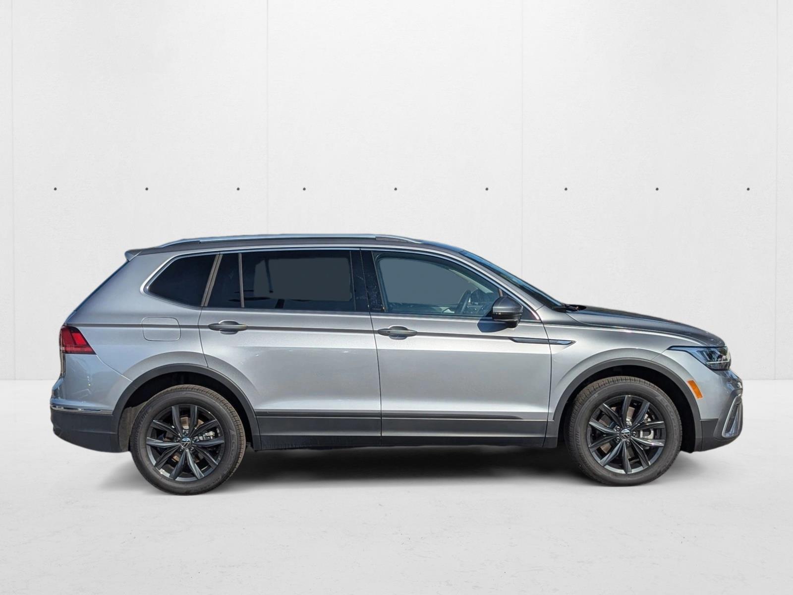 2024 Volkswagen Tiguan SE Sport photo 2