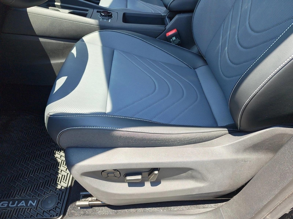 New 2026 Volkswagen Tiguan SE Sport Utility