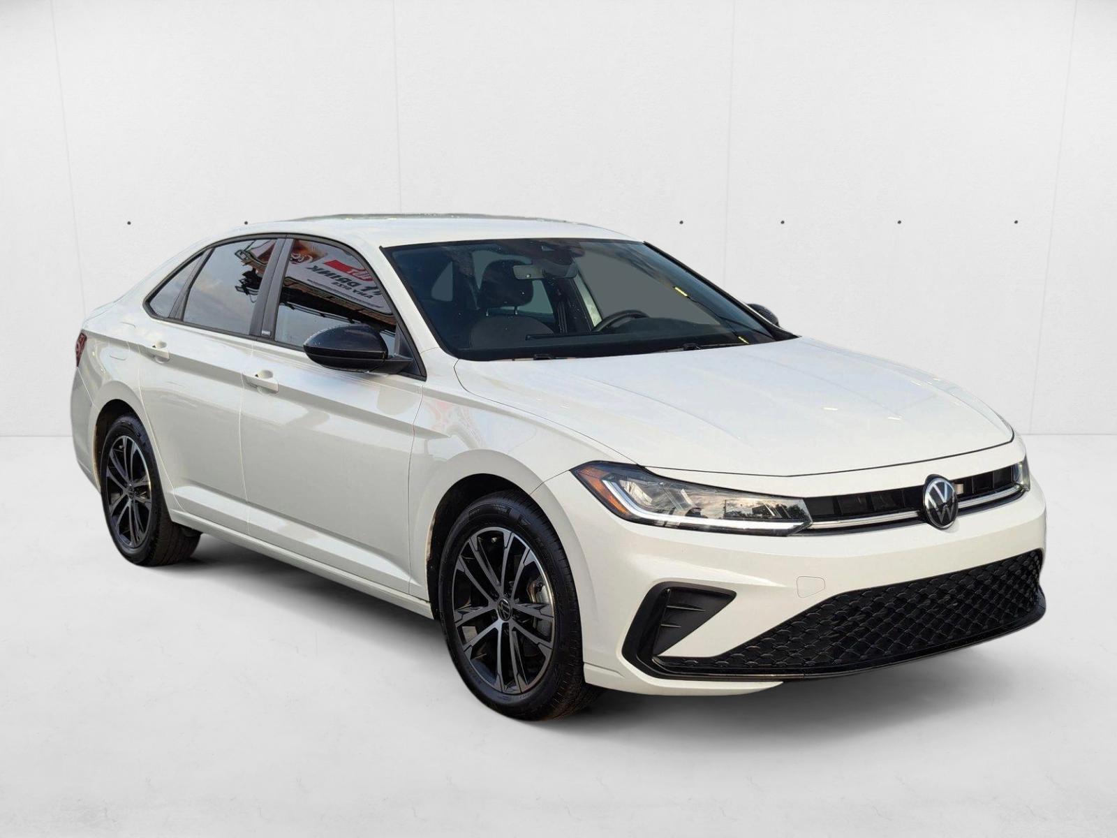 2025 Volkswagen Jetta Sport photo 2