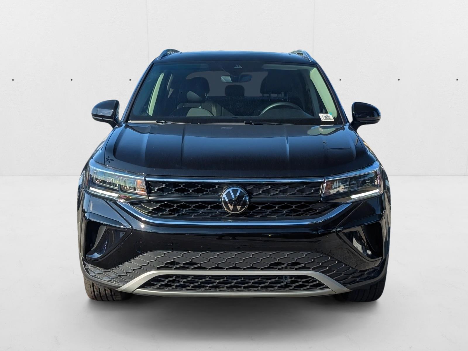 2024 Volkswagen Taos SE photo 2