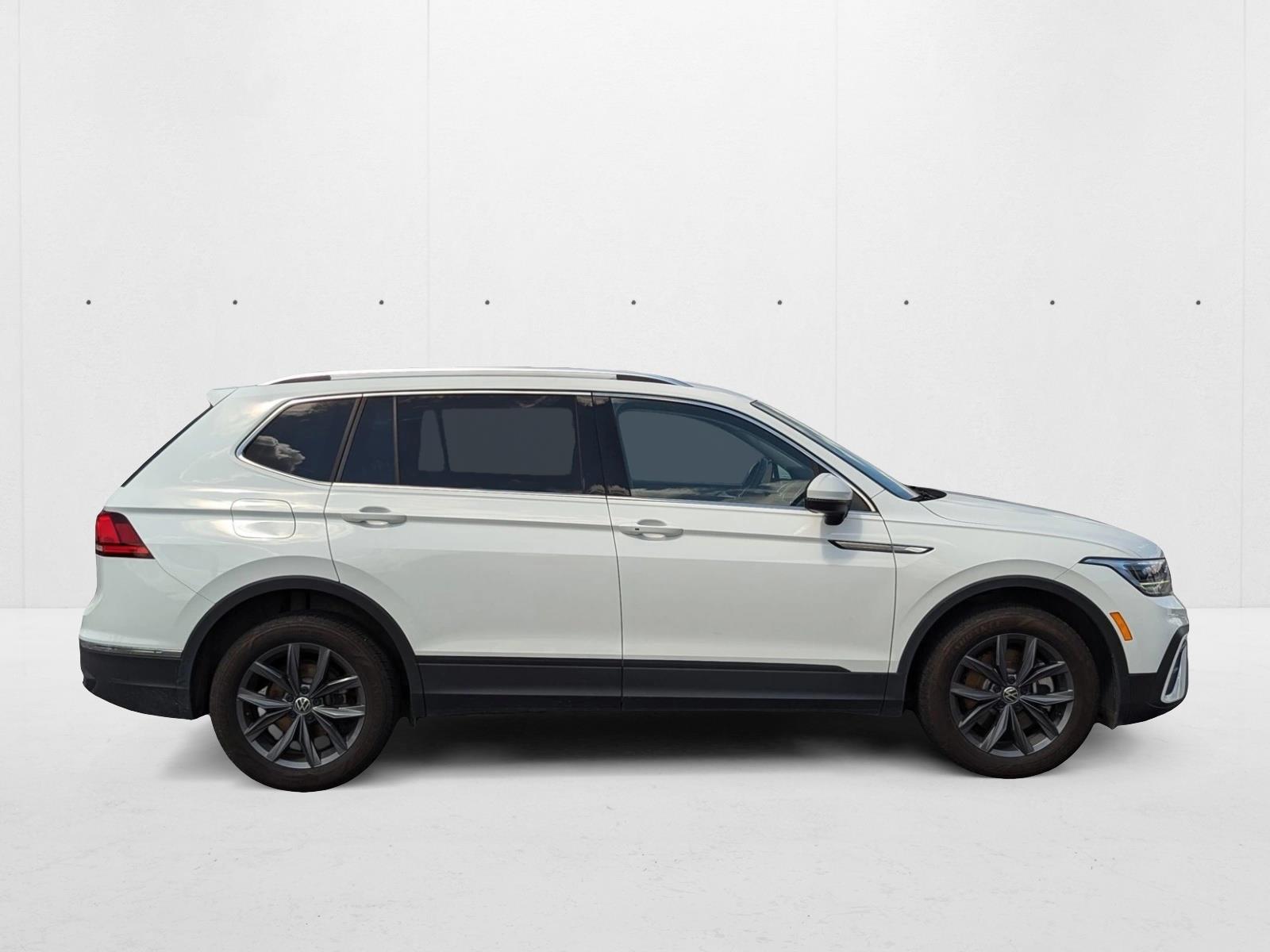 2022 Volkswagen Tiguan SE Sport photo 2