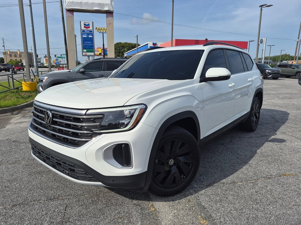 Used 2024 Volkswagen Atlas 2.0T SE w/Technology Sport Utility