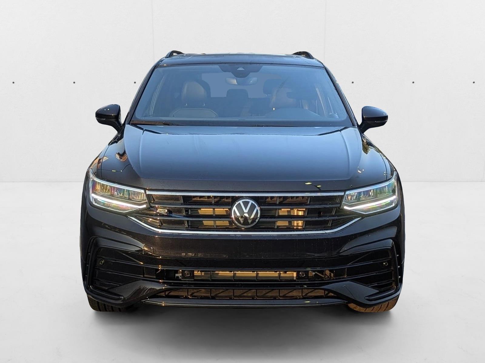 2024 Volkswagen Tiguan SE R-Line Black Sport photo 3