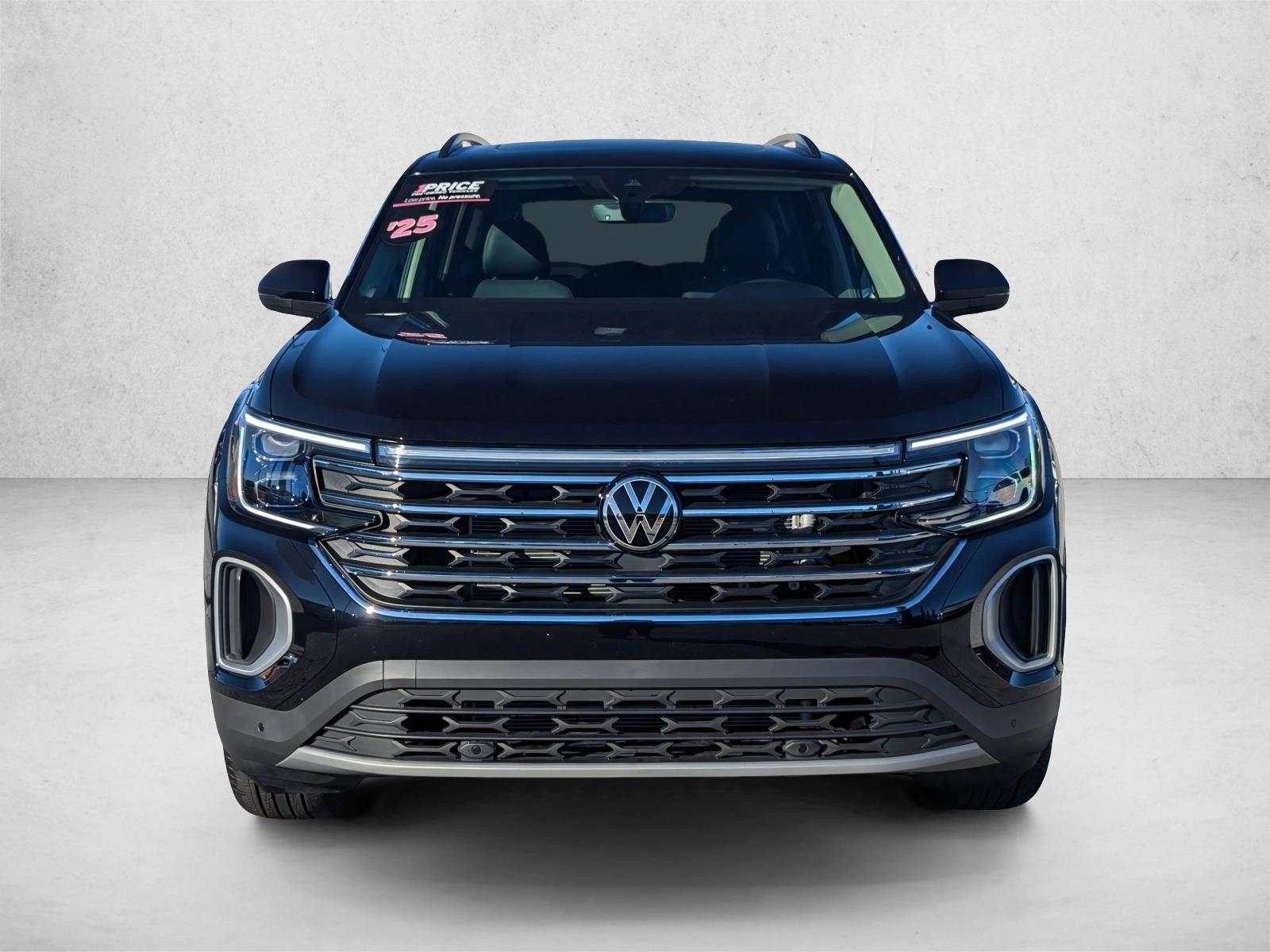 2025 Volkswagen Atlas SE Technology photo 2