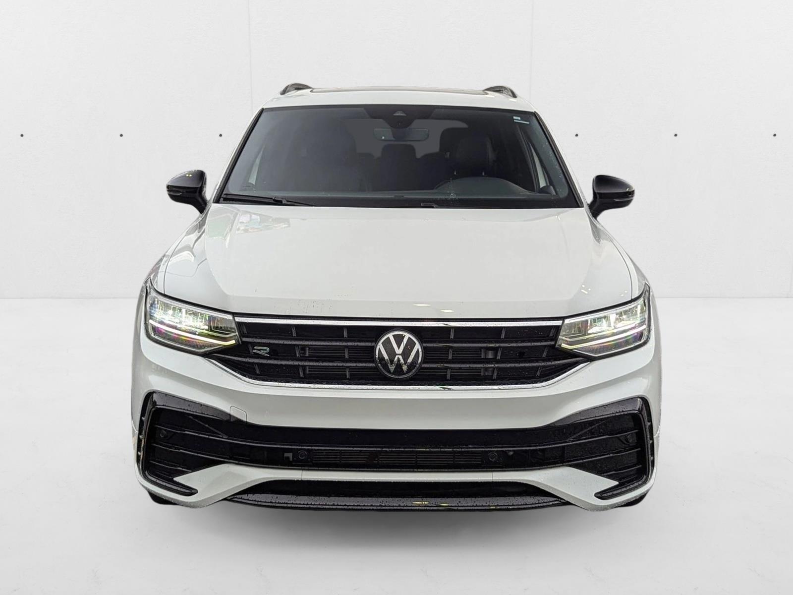 2024 Volkswagen Tiguan SE R-Line Black Sport photo 2