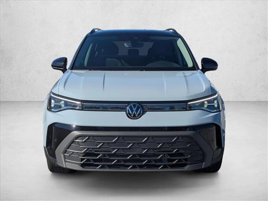 Used 2025 Volkswagen Taos SE Black Sport Utility