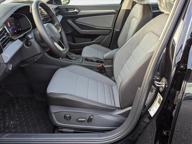2025 Volkswagen Jetta SE photo 2
