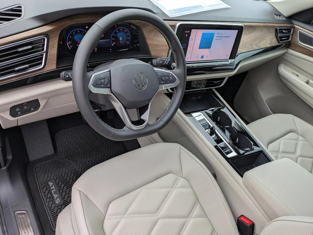 New 2026 Volkswagen Atlas 2.0T SE w/Technology Sport Utility
