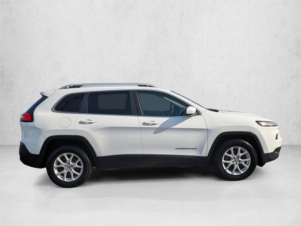 Used 2017 Jeep Cherokee Latitude Sport Utility