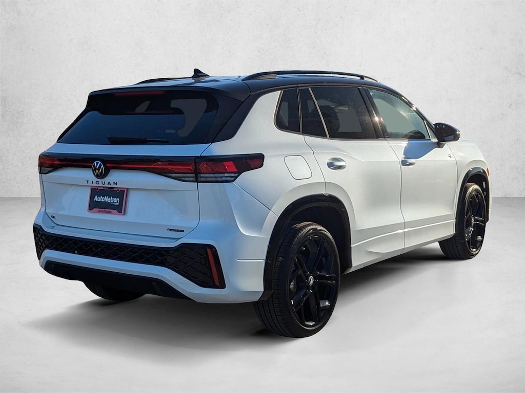 New 2026 Volkswagen Tiguan SE R-Line Black Sport Utility