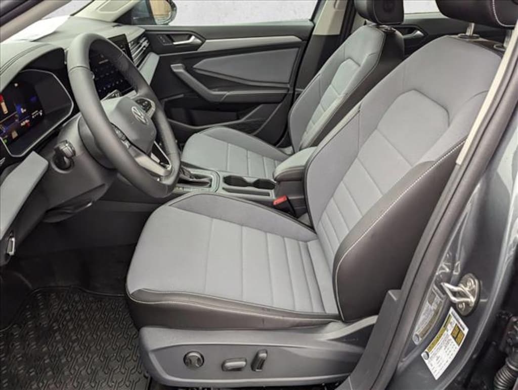 New 2026 Volkswagen Jetta SE 4dr Car