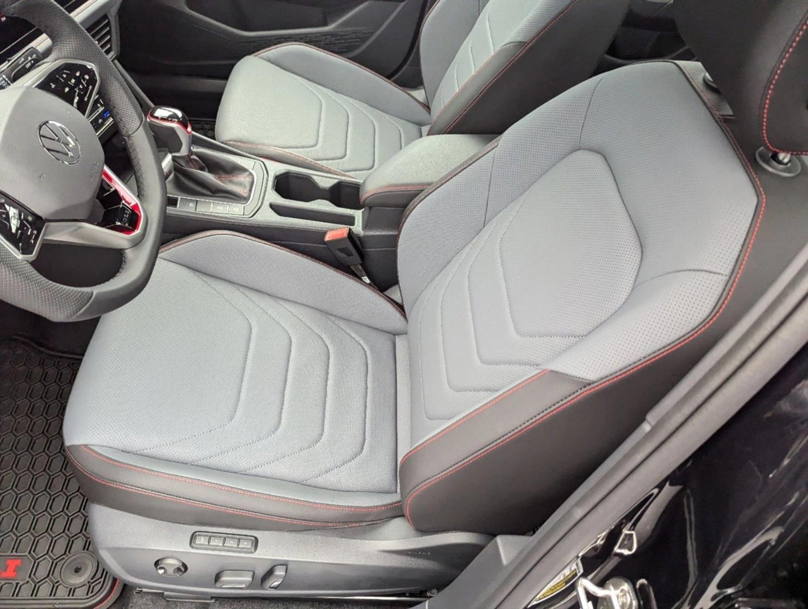 2025 Volkswagen Jetta GLI Autobahn photo 4