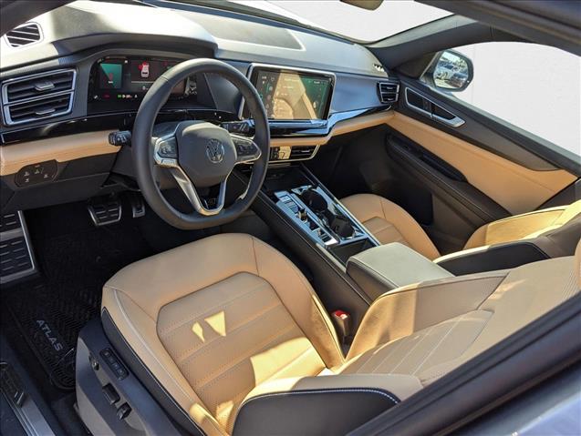 2025 Volkswagen Atlas Cross Sport SEL R-Line photo 3